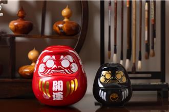 金门酒厂推不倒翁造型纪念酒 限量1千组吸引民眾疯抢