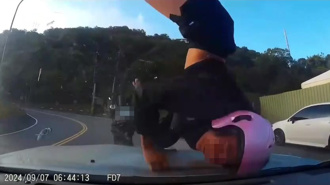 影》机车下坡弯道失控衝对向 猛撞自小客挡风玻璃重摔送医