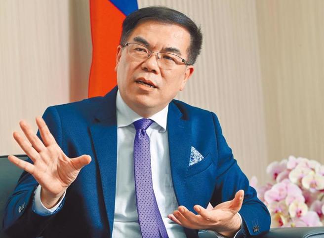 环境部部长彭启明7日在脸书指出，碳定价是国际潮流趋势，更是一个新制度，本来就需要适应调整期，据近期的民调，将近7成的台湾民眾支持碳费制度。（报系资料照）