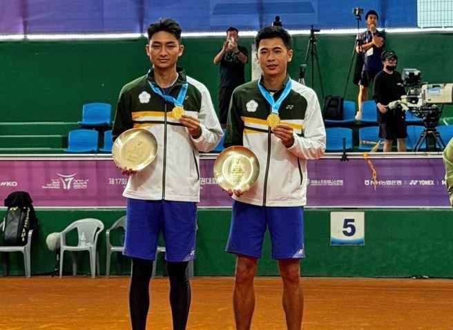 郭建群(左)、余凯文。(体育署提供)