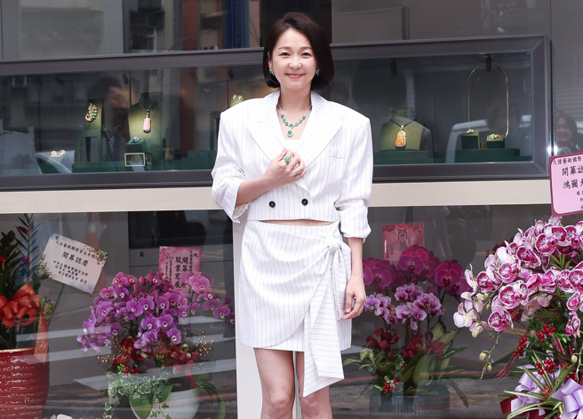 女星六月(蔡君茹)罕见在社群动怒。（图／中时资料照）