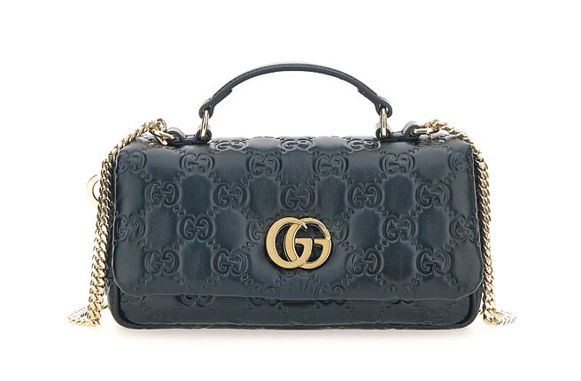 GUCCI GG MILANO黑色压纹金属炼带包，10万5700元。（GUCCI提供）