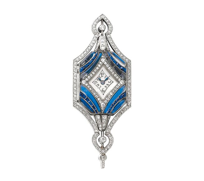 江詩丹頓1920年鑲嵌藍寶石與鑽石的項鍊骨董表。（Vacheron Constantin提供）