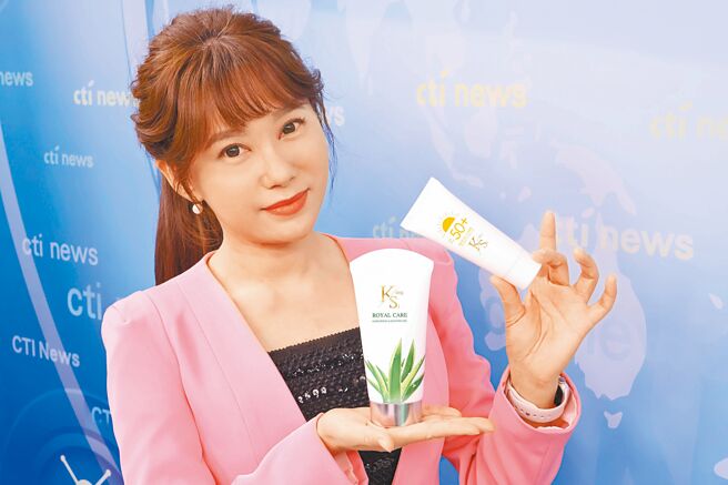 洪淑芬平常會靠蘆薈保養皮膚。（中天新聞提供）