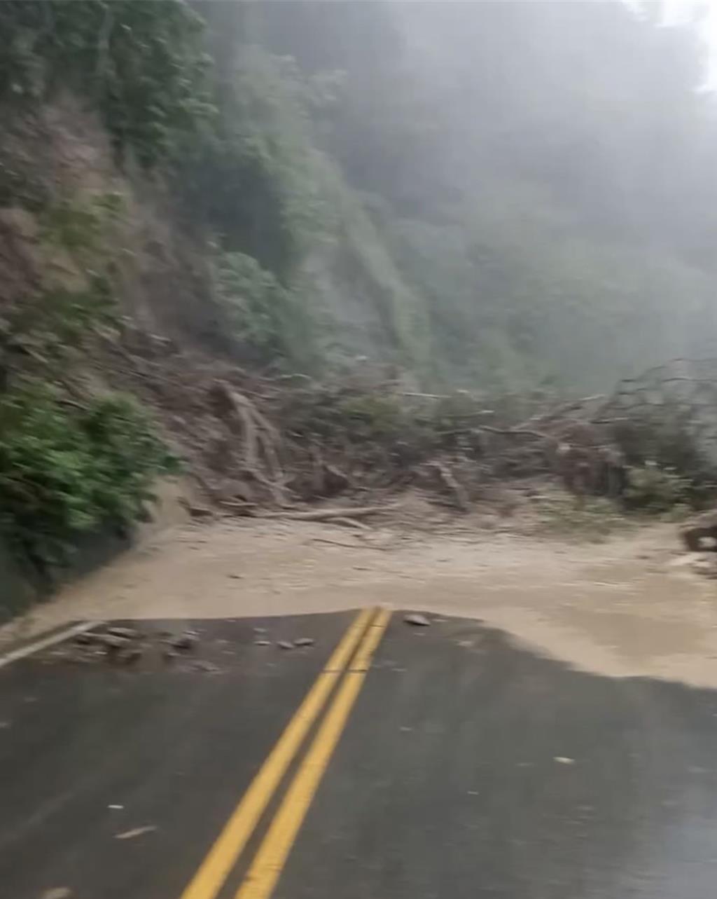 影》嘉義山區暴雨成災！台3線335k再度坍方 交通中斷