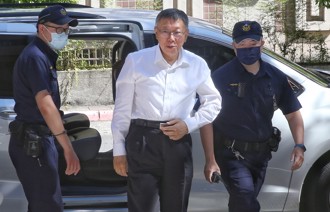 柯文哲父肺積水 醫見關鍵字曝「期數」：狀況不是很好