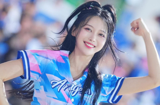 李雅英甜唱〈心花开〉画面酥麻嗲音连发！苦练台语内幕超可爱