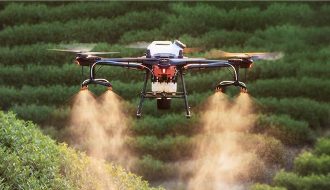 美议员提「国安威胁」，促拜登政府解决陆制农用无人机风险。图为大疆生产的农用喷雾无人机。（图：大疆公司官网）