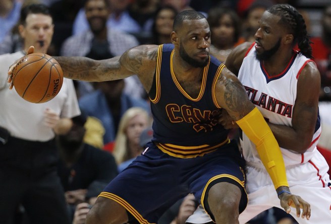 詹姆斯自嘲只会用蛮力辗压别人。(美联社资料照)