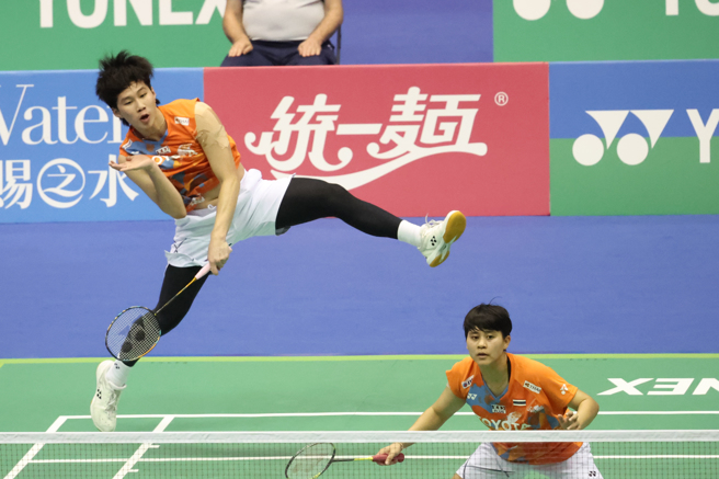 泰国组合提拉拉萨库（左）／门翁带走2024台北羽球公开赛混双亚军。（邓博仁摄）