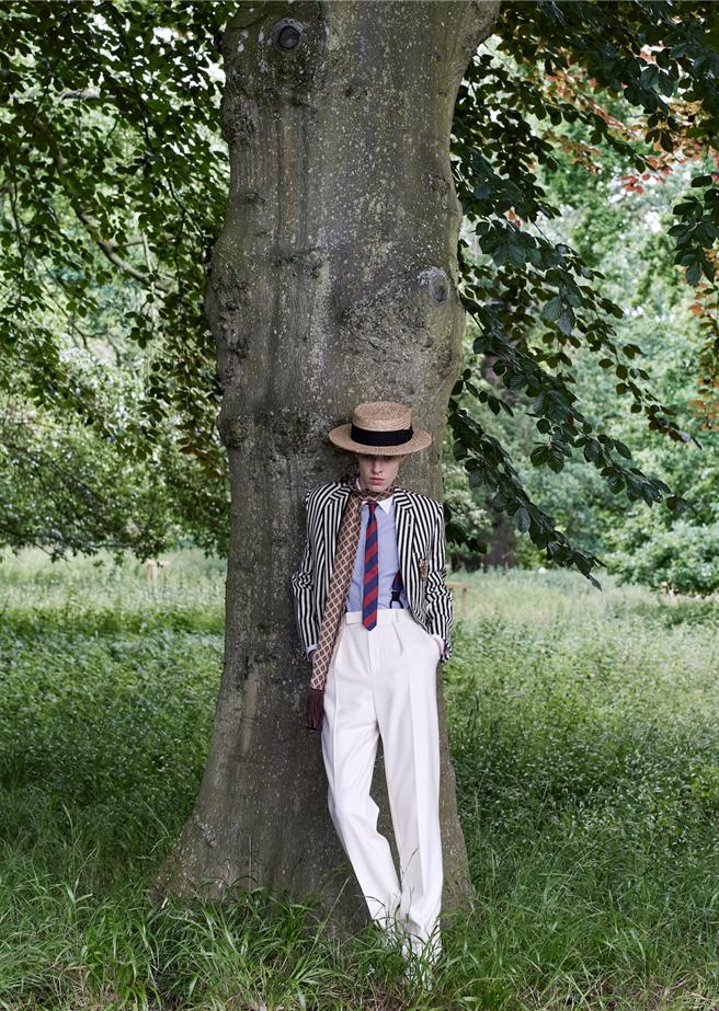 细条纹、藤编草帽等丰富元素轮番上阵。（Celine提供／黄唯淯台北传真）