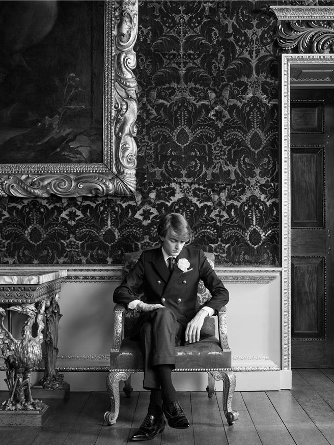 除了时髦感强烈外，也有不少结合贵族风格的服饰。（Celine提供／黄唯淯台北传真）