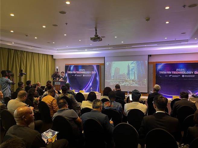 2024年非洲藍海旗艦團參與奈及利亞拉哥斯台灣科技日，現場座無虛席、問答熱烈。（貿協提供／王莫昀台北傳真）