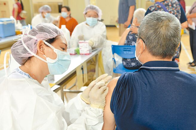 一名新北市50多歲男子打破傷風後出現罕見不良反應致死的案例，因無法確定與疫苗的關聯，核予救濟金250萬元，另提供喪葬補助30萬元。圖為示意圖。（本報資料照片）