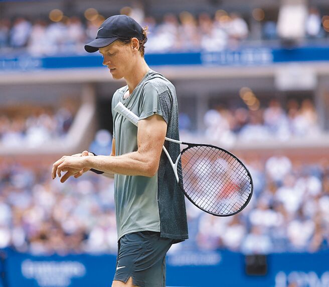 義大利球王辛納克服左腕傷勢，首度殺入美網男單決賽。（路透）