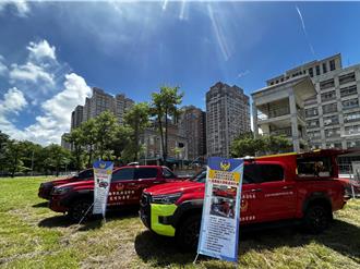 南市消防局首創「高壓細水霧皮卡」成穿梭巷弄打火利器