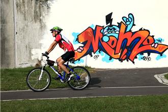 北市8處河濱塗鴉牆開放 市民揮灑創意 打造全新風景