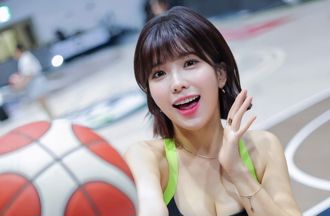 壯壯火辣趴床照曝光　邪惡視角「瘋狂擠壓」粉絲嗨翻