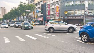 紅綠燈亂了套 中市府擬祭AI改善