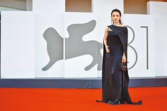 席安娜赤裸誘惑 章子怡霸氣冷豔