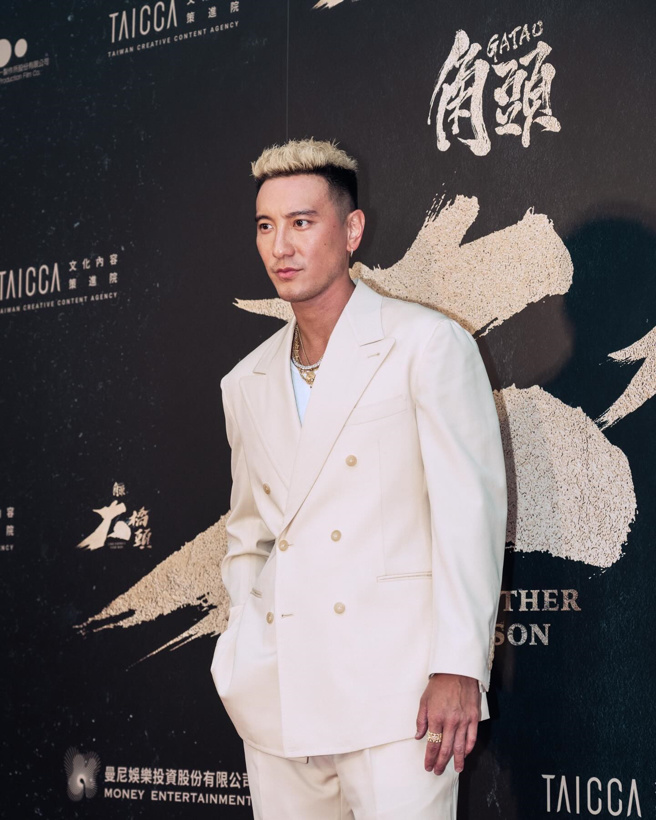 王阳明为宣传《角头》全省趴趴走。（图／sunnyboyyy Threads）