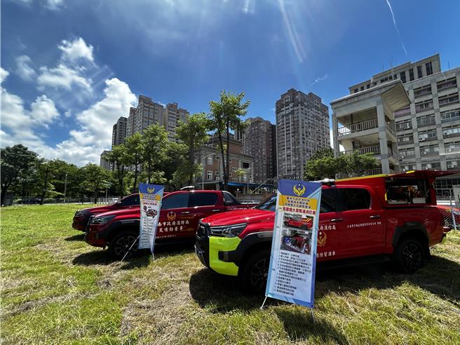 台南市首创将高压细水雾设备装上小型皮卡车，对穿梭巷弄打火更有利。（读者提供／程炳璋台南传真）