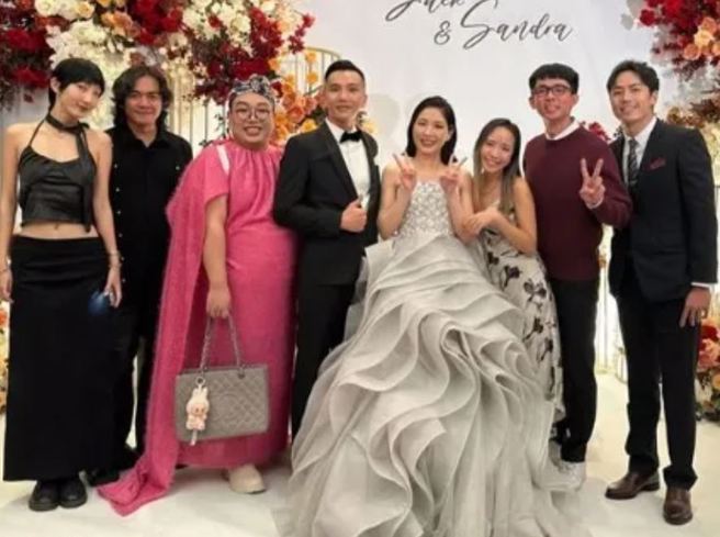 网红好友们来参加sandra婚礼。（图／翻摄Sandra IG）