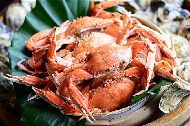 亚果荟与君品酒店即日起推出万里蟹桌菜飨宴。（云朗观光集团提供／吴娮翎台北传真）