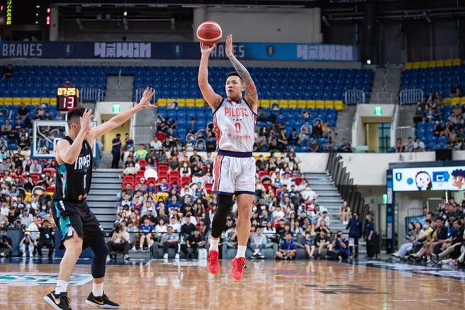 桃园璞园领航猿周仪翔（右）。（中时资料照／PLG提供）