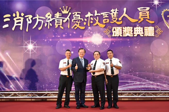 桃园紧急救护连3年蝉联金质奖，三民分队勇夺2大奖。(消防提供／蔡依珍桃园传真)