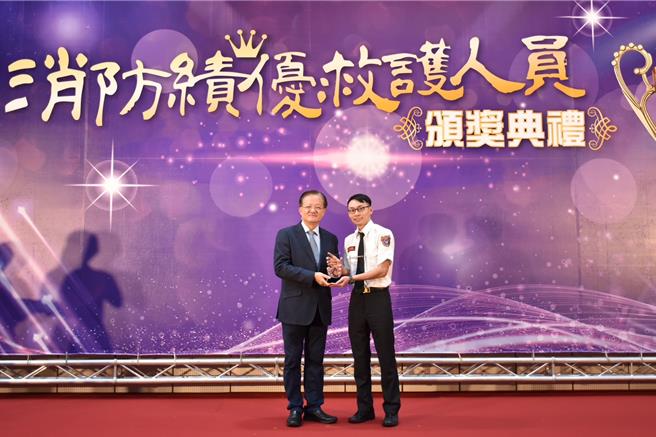 桃园紧急救护连3年蝉联金质奖，三民分队勇夺2大奖。(消防提供／蔡依珍桃园传真)