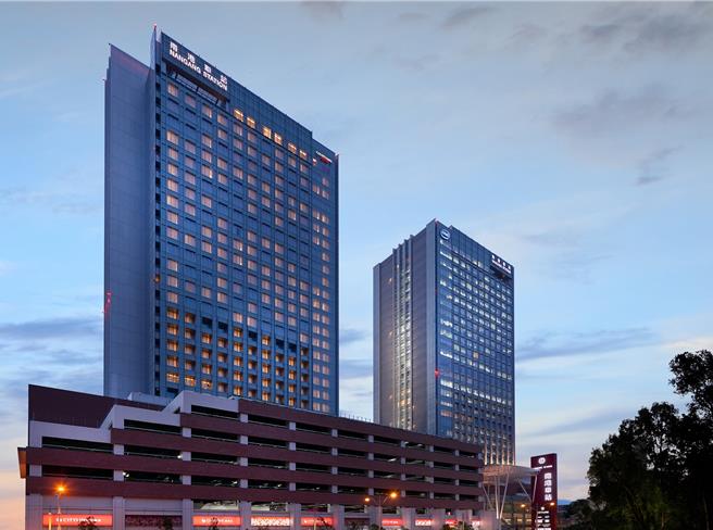 六福万怡受半导体展挹注，住房率亮眼。(台北六福万怡酒店提供)