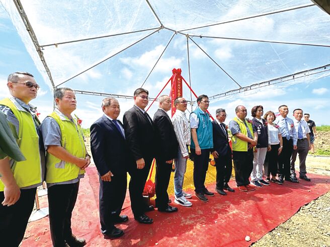 万士益冷气嘉义马稠后新厂开工动土典礼，由林董事长率同仁及贵宾一同出席见证。图／万士益冷气提供