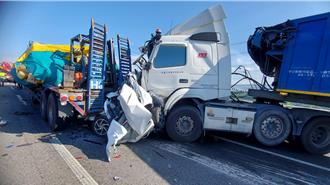 國3北和美段小轎車遭2大車夾成「鐵餅」  駕駛傷重不治