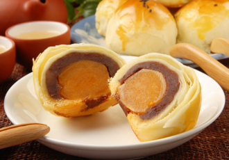 80家蛋黄酥评比出炉！冠军「回购率99.5％」：酥脆完美