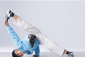 9歲世界冠軍展現精彩舞姿 吸引卓君澤帶10月兒共舞