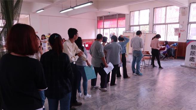 台南市教育局表示，检查项目市价超过7000元，不仅CP值高，且主动巡迴各校提供贴心的健检服务，更能妥善照顾好老师的健康。（台南市教育局提供／曹婷婷台南传真）
