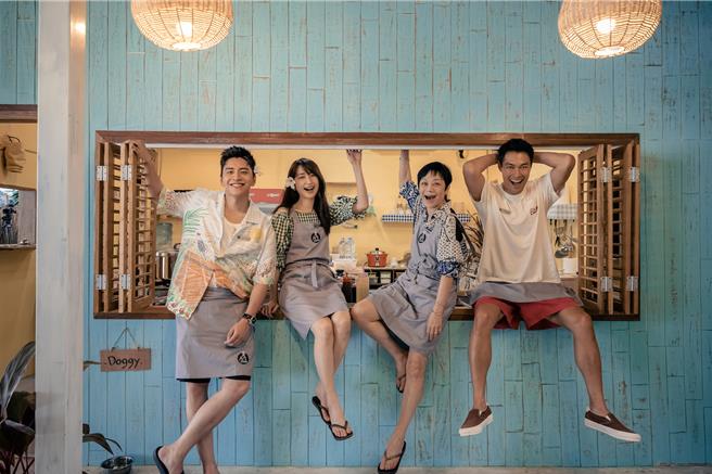 杨佑寧（左起）、柯佳嬿、张艾嘉、王大陆。（泰坦星文创影视提供）