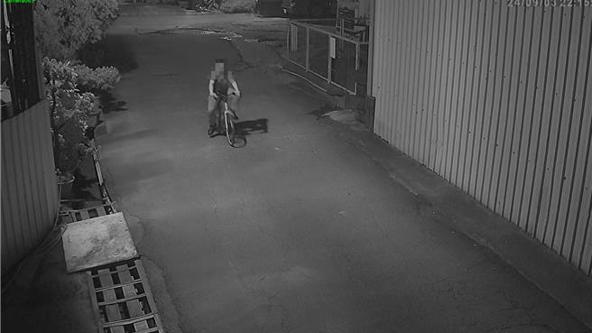 警方调阅监视器追查到林嫌。（民眾提供／李京升台中传真）