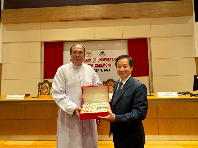 東海大學校長張國恩表示，看準東南亞經濟成長所帶來的產業趨勢與動能，期望加強與易三倉大學間的學術交流與技術創新。(照片/東海大學提供)