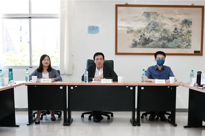 南投縣去年度調解成功率為79％，法務部法律事務司副司長林映姿率考評委員10日至南投縣實地考評。（南投縣政府提供／楊靜茹南投傳真）