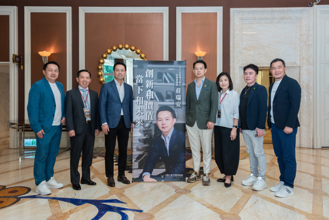 台中市建築經營協會「大師講座」，10日邀請CCD香港鄭中設計事務所高級副總裁與管理合夥人莊瑞安，以「創新與價值、當下和未來」演講。（林欣儀攝）