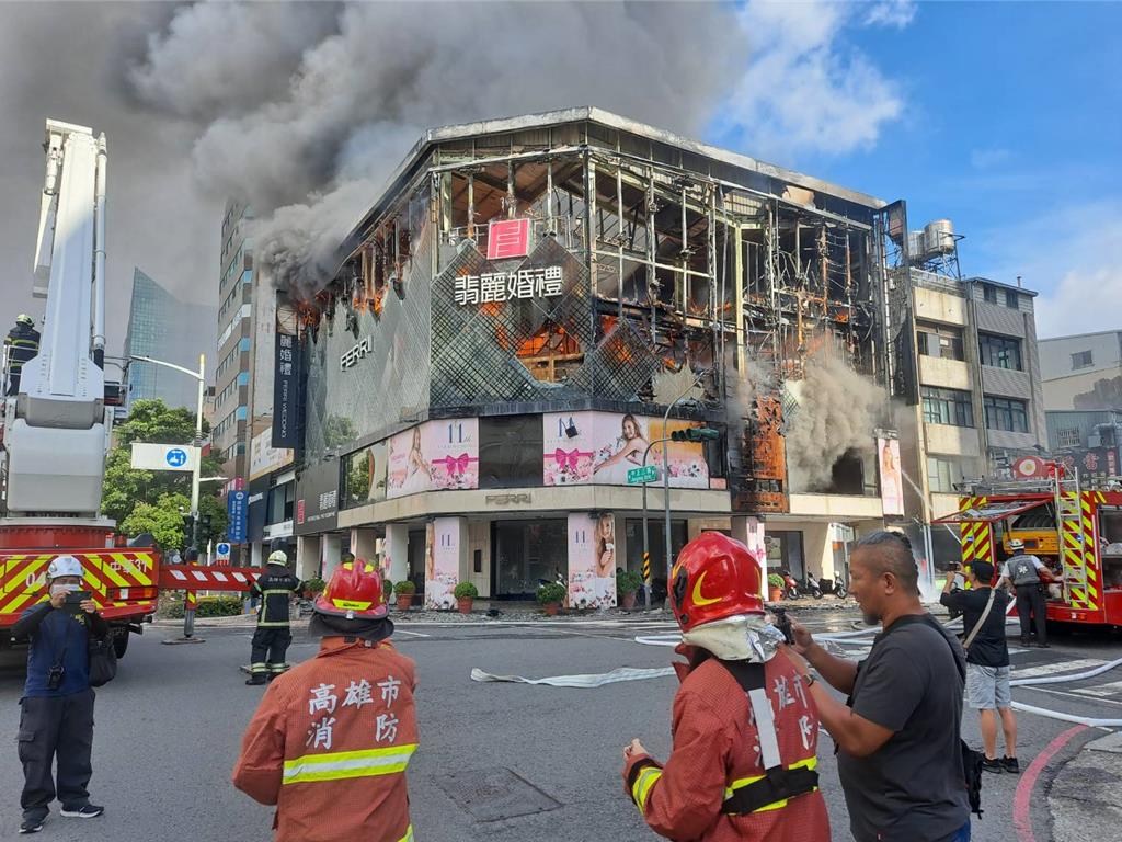 高雄翡麗婚紗惡火燒毀 遭爆是加蓋違建「列管中」