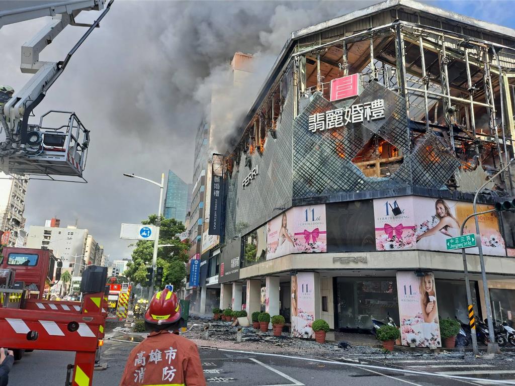 翡麗婚紗違建列管一放30年 黃紹庭批高市府螺絲鬆：沒人管