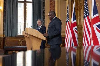 美英外長戰略對話 稱維護台海和平至關重要