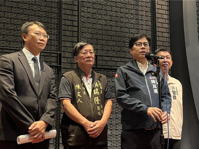 台语天后江蕙（二姐）10日爆出罹癌消息，震惊各界。对此，陈其迈表示，希望二姐的身体能够健健康康。（洪浩轩摄）