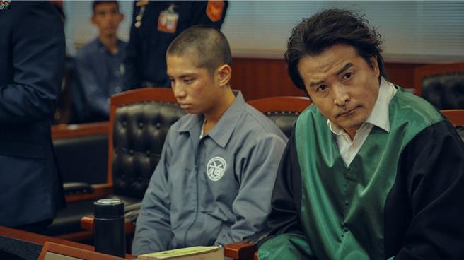 李铭顺再以《八尺门的辩护人》公设辩护人入围金钟奖迷你剧集男主角奖。（镜文学提供，资料照）