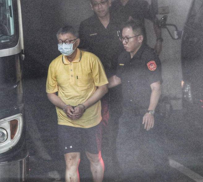 民眾党主席柯文哲因京华城案遭羁押，北检10日提讯柯文哲。（资料照片/陈君玮摄）