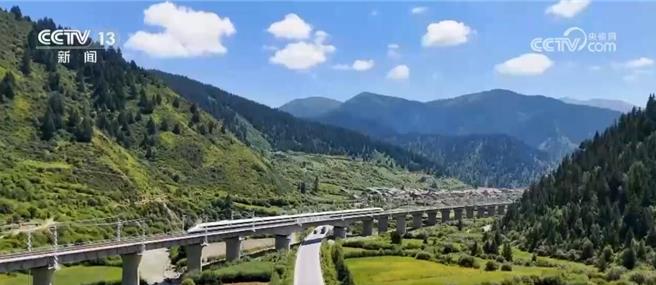 1至8月大陸鐵路完成固定資產投資2.101兆元。（大陸央視）