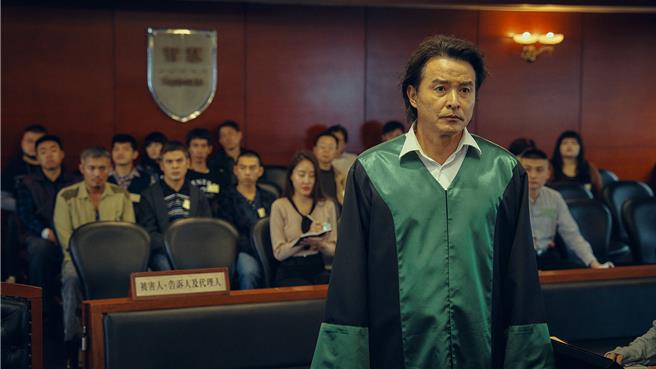 李铭顺以《八尺门的辩护人》入围第59届金钟奖迷你剧集男主角奖。（镜文学提供）